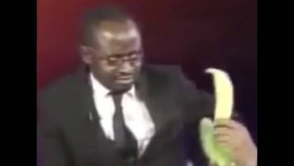 72673